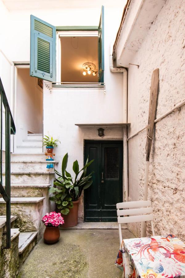 Отель Solemagia In Via Roma Вернацца Экстерьер фото