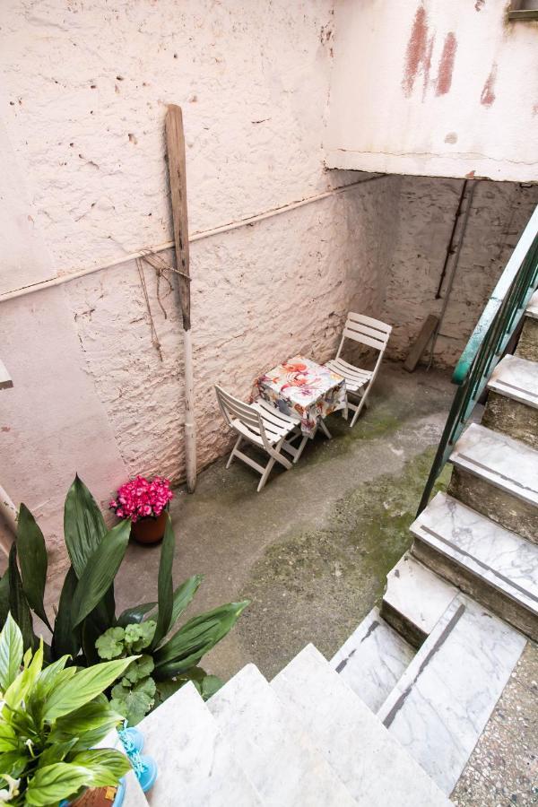 Отель Solemagia In Via Roma Вернацца Экстерьер фото